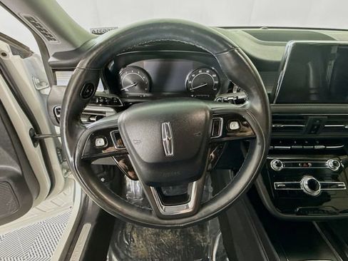 Used 2022 Lincoln Corsair AWD w/ Premium Package image 11