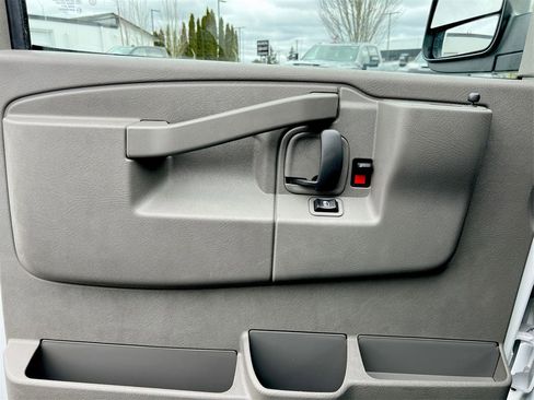 Used 2022 GMC Savana 2500 w/ Driver Convenience Package image 18