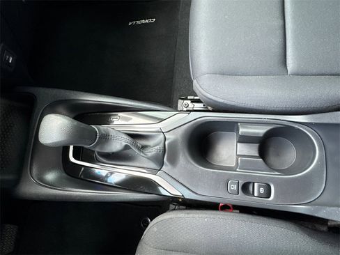 Certified 2025 Toyota Corolla LE image 29