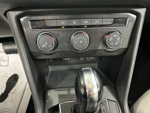 Used 2018 Volkswagen Tiguan S w/ 3rd Row Seat Package AWD/4WD image 16