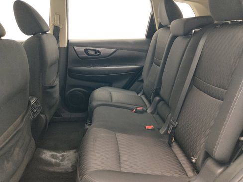 Used 2019 Nissan Rogue S AWD/4WD image 18
