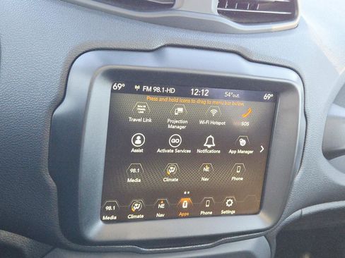 Used 2023 Jeep Renegade Latitude w/ Sun & Fun Group image 28