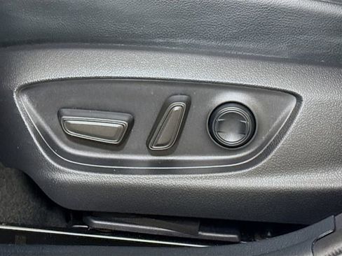 Used 2022 Toyota Camry SE w/ Audio Upgrade Package image 12