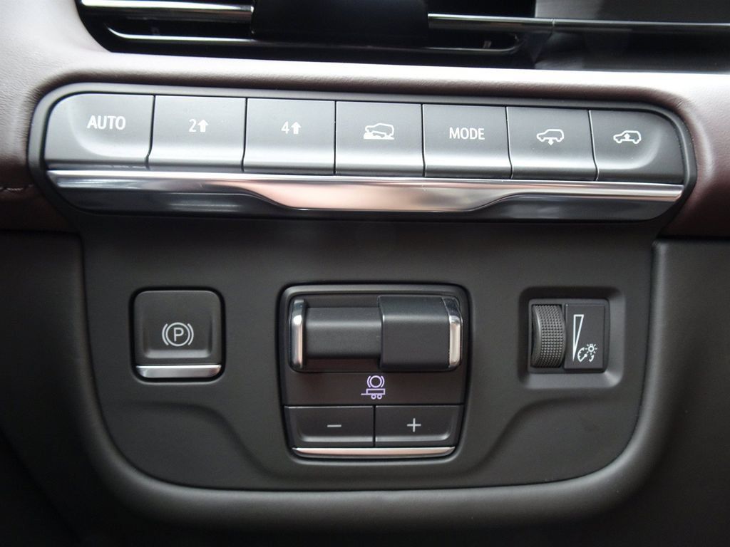 Certified 2023 Cadillac Escalade ESV Sport Platinum w/ LPO, ONYX Package AWD/4WD image 24