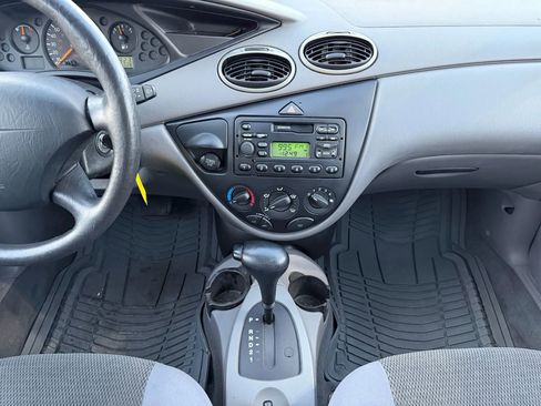 Used 2004 Ford Focus LX image 21
