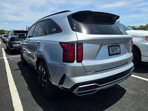 Certified 2022 Kia Sorento SX FWD image 9
