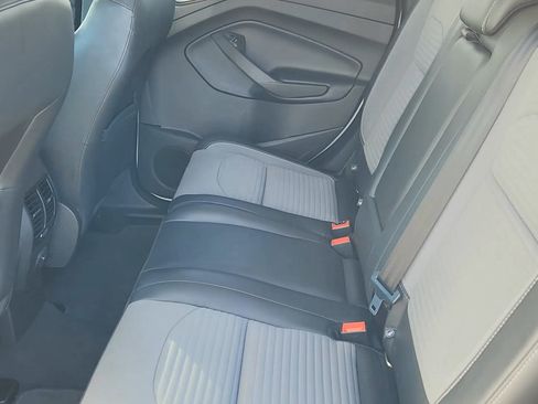 Used 2019 Ford Escape SE image 16