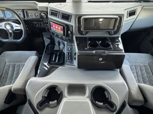 Used 2003 HUMMER H1 4-Door Wagon image 6