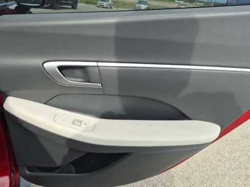 Used 2025 Hyundai Sonata SEL AWD/4WD image 14