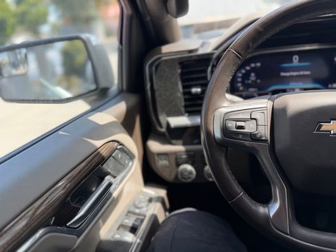 Used 2025 Chevrolet Silverado 1500 LT AWD/4WD image 7