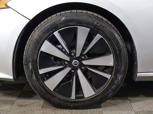 Used 2021 Nissan Altima 2.5 SV FWD image 18