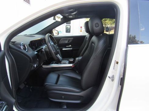 Used 2022 Mercedes-Benz GLA 250 4MATIC w/ Premium Package Lite image 12