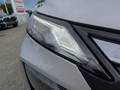 Certified 2025 Nissan Rogue SV FWD image 11
