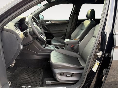 Certified 2022 Volkswagen Tiguan SE R-Line image 20