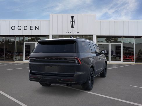 New 2026 Lincoln Navigator Reserve w/ Jet Appearance Package AWD/4WD image 8