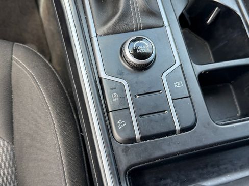 Certified 2023 Kia Sorento LX FWD image 10
