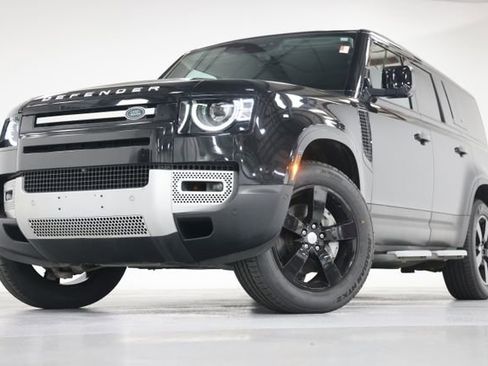 Used 2023 Land Rover Defender 130 SE AWD/4WD image 8