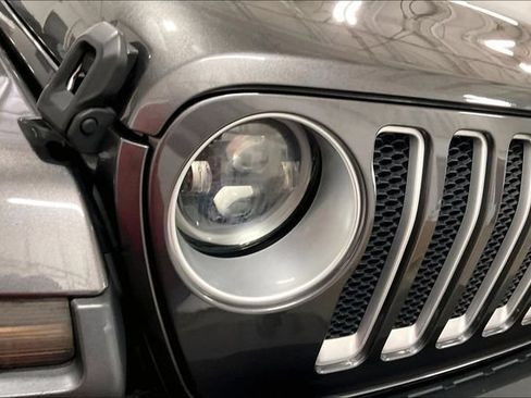 Used 2018 Jeep Wrangler Unlimited Sahara AWD/4WD image 30