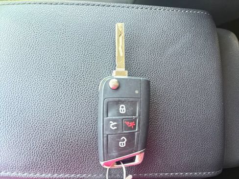 Used 2020 Volkswagen Tiguan SE FWD image 20