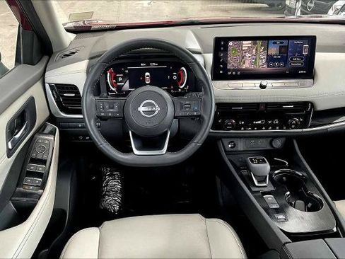 Certified 2024 Nissan Rogue SL FWD image 6