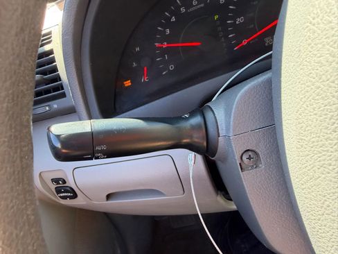 Used 2009 Toyota Camry SE FWD image 15