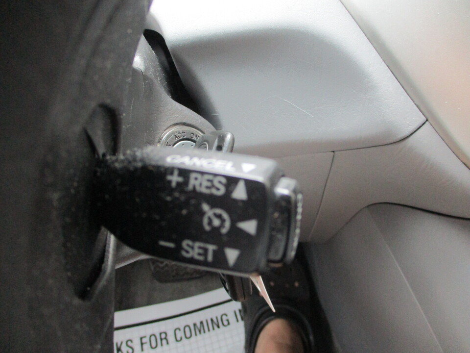 Used 2006 Toyota Highlander 2WD w/ Cold Weather Pkg image 30