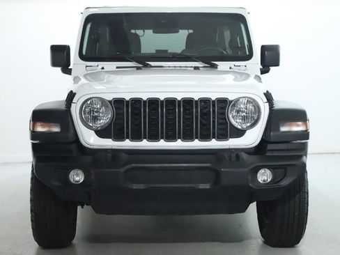 Used 2025 Jeep Wrangler Sport S image 5