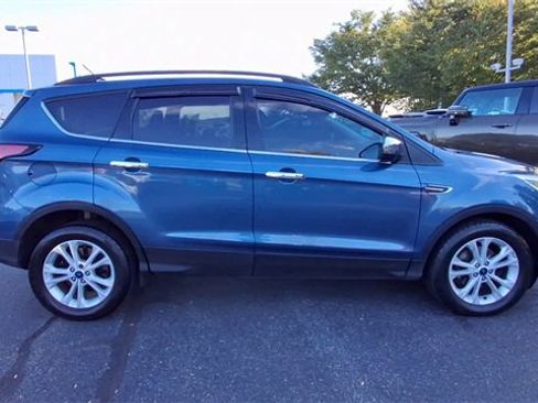 Used 2018 Ford Escape SEL image 9