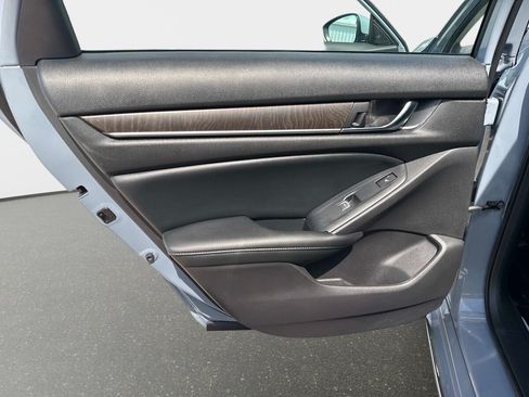 Used 2022 Honda Accord Touring image 8