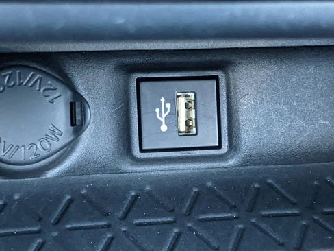 Used 2024 Toyota RAV4 XLE Premium image 29