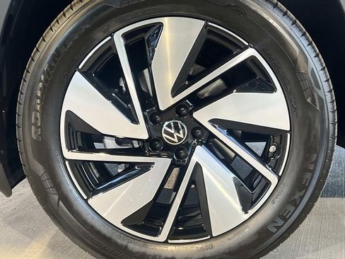 New 2026 Volkswagen Atlas SE image 6