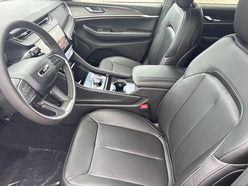 New 2026 Jeep Grand Cherokee L Limited AWD/4WD image 16