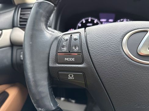 Used 2013 Lexus LS 460 AWD w/ Comfort Pkg image 32