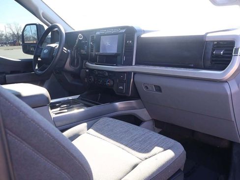 Used 2024 Ford F250 XLT w/ FX4 Off-Road Package AWD/4WD image 21