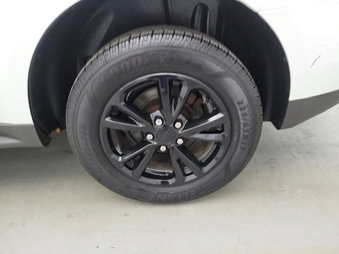 Used 2017 Chevrolet Equinox LT w/ Convenience Package FWD image 31