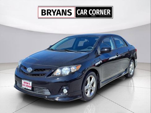 Used 2011 Toyota Corolla S image 1