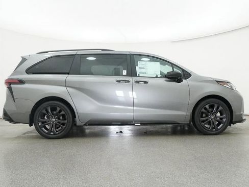 New 2026 Toyota Sienna XSE image 27
