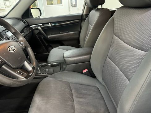 Used 2013 Kia Sorento LX image 20