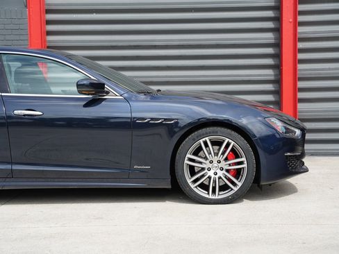 Used 2021 Maserati Ghibli S GranLusso RWD image 3