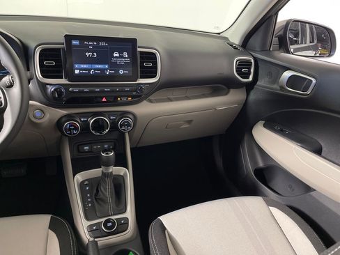 New 2026 Hyundai Venue SEL image 17