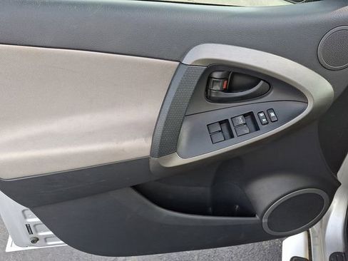 Used 2011 Toyota RAV4 2WD w/ Base L4 Extra Value Pkg image 12