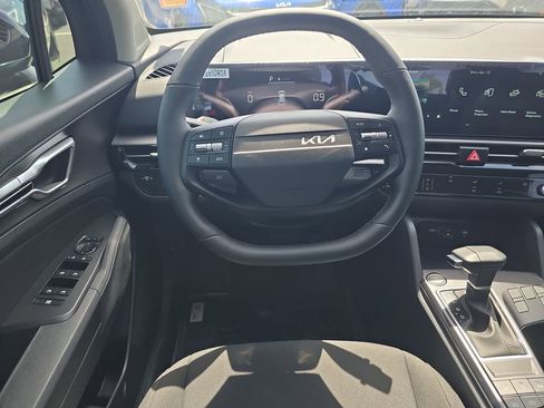 New 2026 Kia Sportage LX image 13