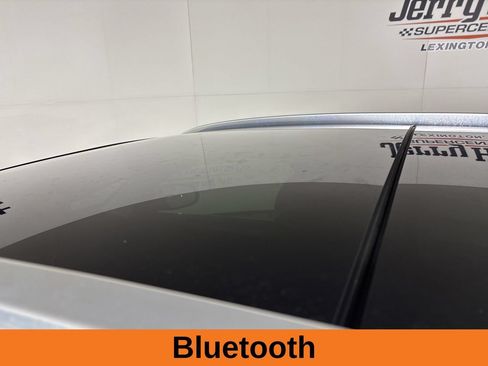Used 2021 Mercedes-Benz GLC 300 4MATIC image 9