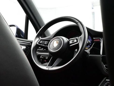 Certified 2023 Porsche Macan S AWD/4WD image 22
