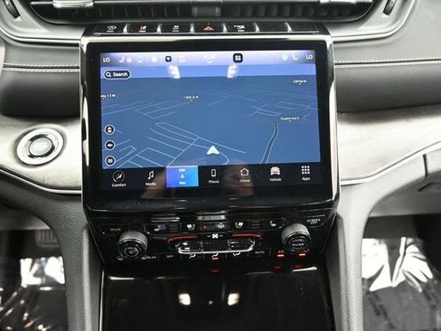 Used 2023 Jeep Grand Cherokee L Limited w/ Luxury Tech Group II AWD/4WD image 8
