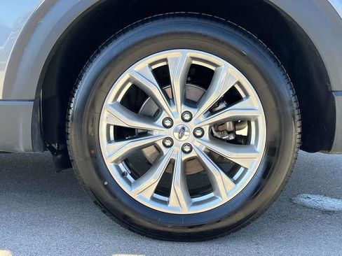 Used 2023 Ford Explorer Limited image 11