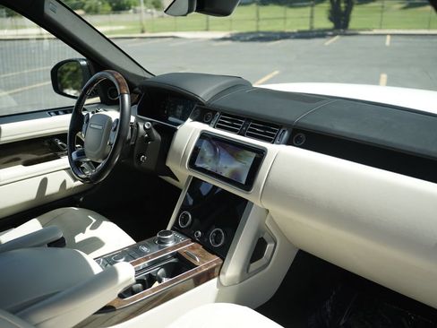 Used 2018 Land Rover Range Rover Supercharged AWD/4WD image 15
