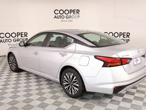 Used 2024 Nissan Altima 2.5 SV image 21