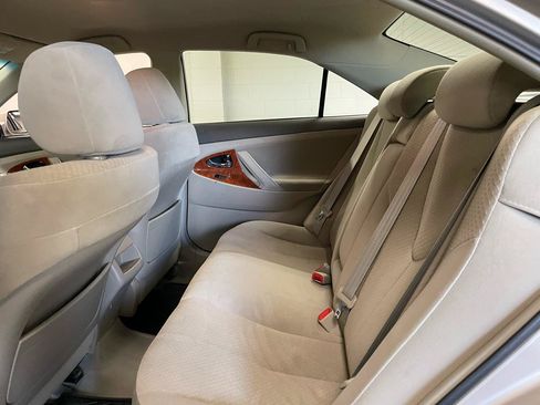 Used 2009 Toyota Camry LE FWD image 13