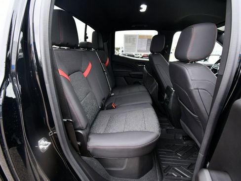 Used 2024 Chevrolet Colorado Z71 w/ Z71 Convenience Package 2 AWD/4WD image 37